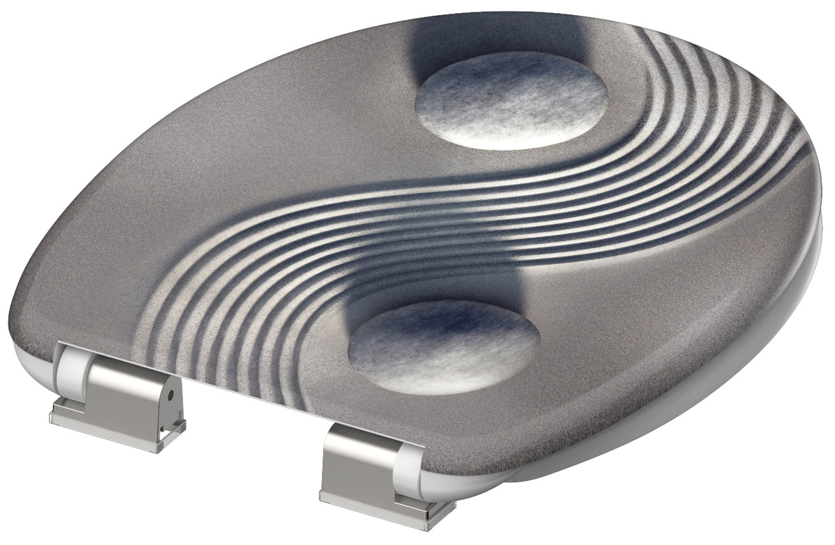 Mönstrad toalettsits universal i Duroplast - BĂTTRE. CC-mĂ„tt: 125-210mm LĂ€ngd: 425-435mm Bredd: 373mm.