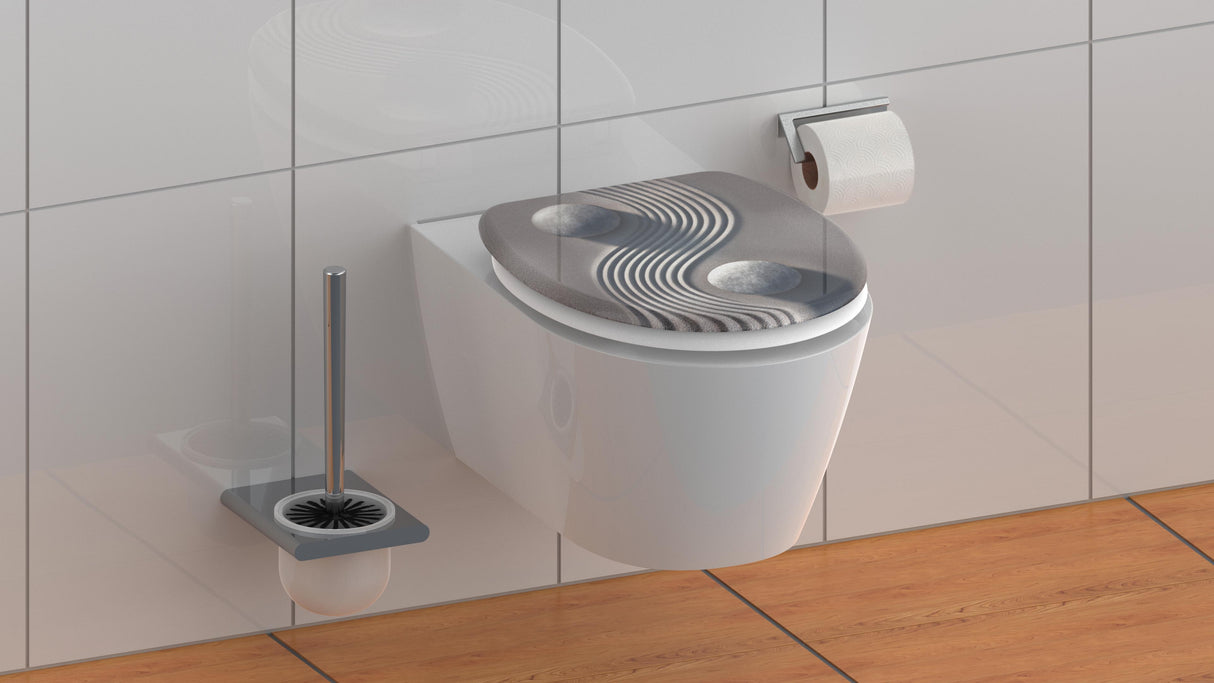 Mönstrad toalettsits universal i Duroplast - BĂTTRE. CC-mĂ„tt: 125-210mm LĂ€ngd: 425-435mm Bredd: 373mm.