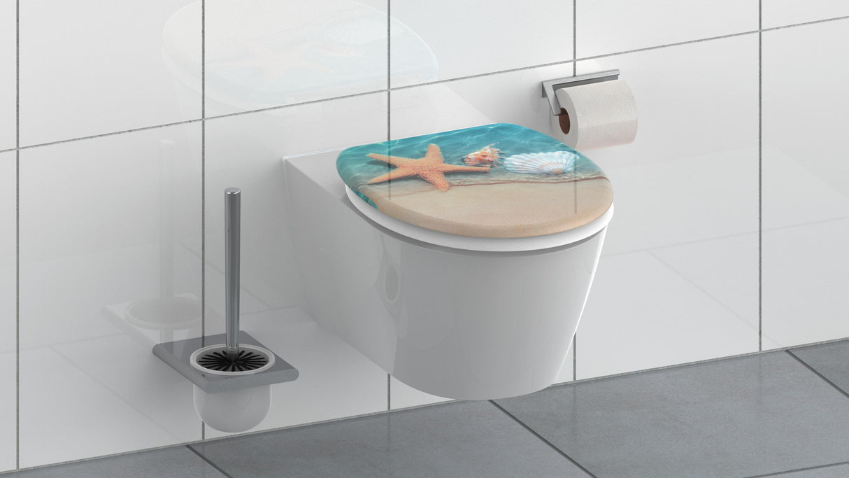 Mönstrad toalettsits universal i Duroplast - BĂTTRE. CC-mĂ„tt: 125-210mm LĂ€ngd: 425-435mm Bredd: 373mm.