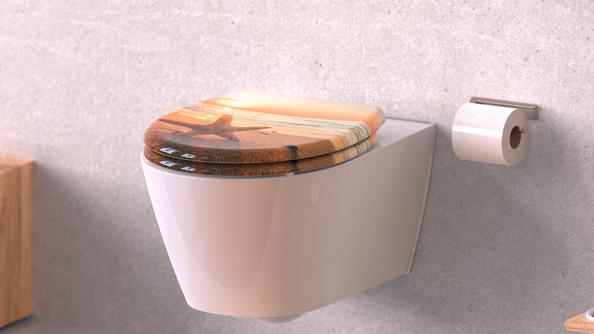 Mönstrad toalettsits universal i Duroplast - BĂST. CC-mĂ„tt: 90-190mm LĂ€ngd: 405-460mm Bredd: 375mm.